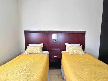 Villa Dorada! Departamento Centrico a tan solo 10 minutos de la Marina en Los Cabos!