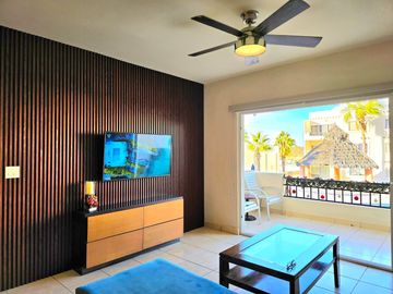Villa Dorada! Departamento Centrico a tan solo 10 minutos de la Marina en Los Cabos!