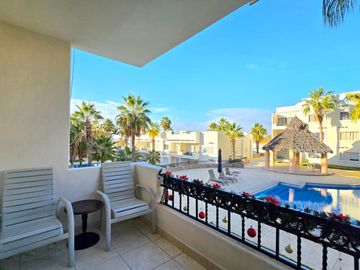 Villa Dorada! Departamento Centrico a tan solo 10 minutos de la Marina en Los Cabos!