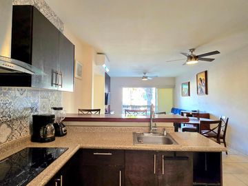 Villa Dorada! Departamento Centrico a tan solo 10 minutos de la Marina en Los Cabos!