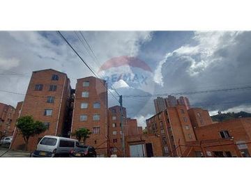 VENDO APARTAMENTO BARRIO RESURRECION