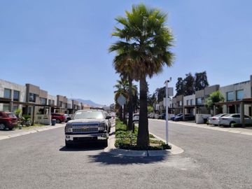 VENTA EN BOSQUES DE LAS FUENTES CALIMAYA, JARDIN CON MAS DE 350m2