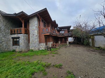 Amplia Casa en Los Lagos
