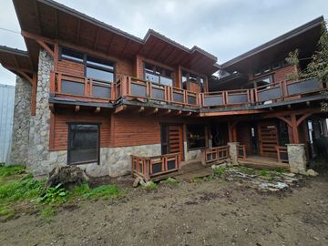 Amplia Casa en Los Lagos