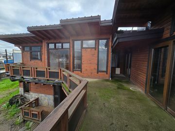 Amplia Casa en Los Lagos