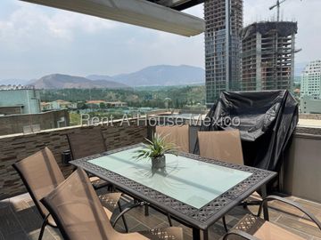 Penthouse en Venta en Hacienda de las Palmas, Huixquilucan