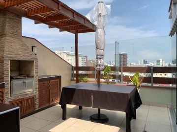 VENDO DEPARTAMENTO DUPLEX CON HERMOSA TERRAZA EN LA MEJOR ZONA DE PUEBLO LIBRE!!!