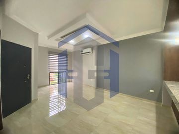 Casa de 2 plantas en venta - Urb. Cataluña, Samborondón, Ecuador