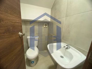 Casa de 2 plantas en venta - Urb. Cataluña, Samborondón, Ecuador