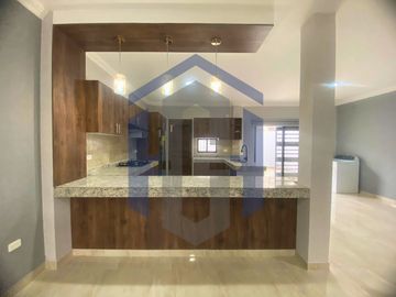 Casa de 2 plantas en venta - Urb. Cataluña, Samborondón, Ecuador