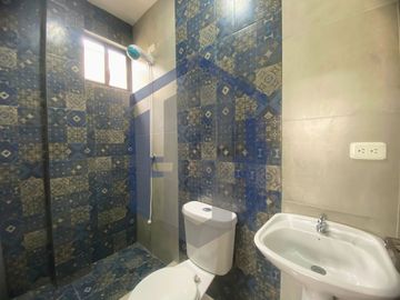 Casa de 2 plantas en venta - Urb. Cataluña, Samborondón, Ecuador