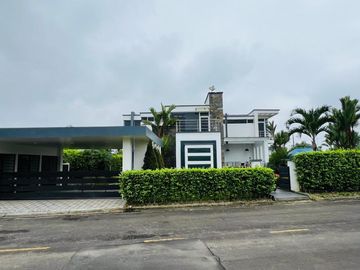 HERMOSA PROPIEDAD EN  VENTA URB. PRIVADA