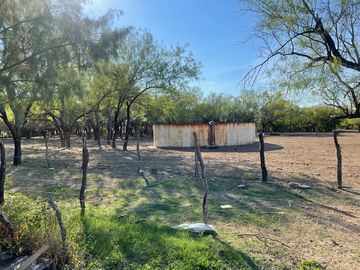 RANCHO EN VENTA EN GRAL TERAN, NUEVO LEON, A 24 KMS DEL CENTRO DEL MPO, TIERRAS MUY FERTILES, ABUNDANTE AGUA, FLORA Y FAUNA, 594 HAS, COLINDA CON RIO