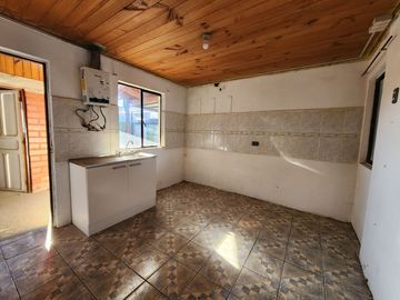 Se vende casa en Villa Las Rosas, Lontue, Molina