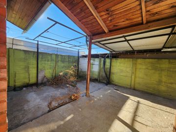 Se vende casa en Villa Las Rosas, Lontue, Molina