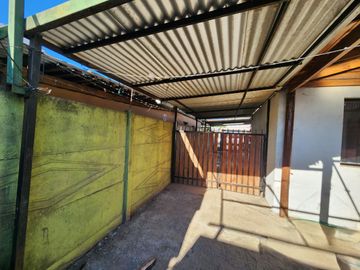 Se vende casa en Villa Las Rosas, Lontue, Molina