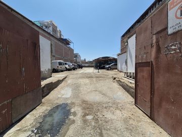 Amplio Terreno Comercial frente al Mar