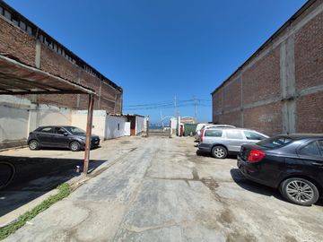 Amplio Terreno Comercial frente al Mar