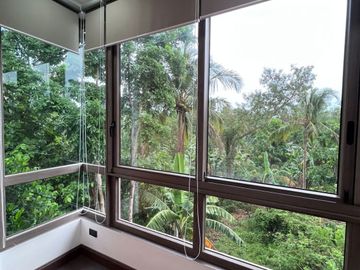 FOR SALE: PREMIUM 2 STOREY MODERN HOUSE & LOT WITH BASEMENT PARKING