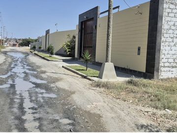 AMPLIO TERRENO EN LOS ALAMOS