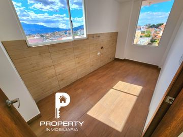 POR ESTRENAR Casa 4 dormitorios 4 parqueaderos AMPLIO PATIO terraza Cashapamba Valle de los Chillos