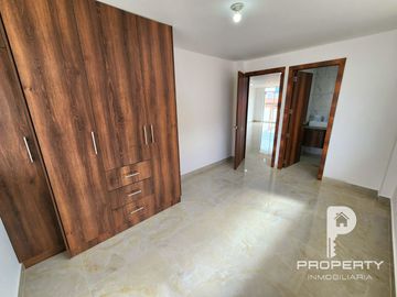 POR ESTRENAR Casa 4 dormitorios 4 parqueaderos AMPLIO PATIO terraza Cashapamba Valle de los Chillos