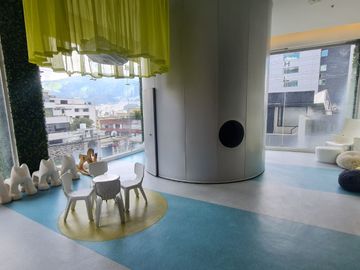 Suite por estrenar en edificio exclusivo Yoo Quito