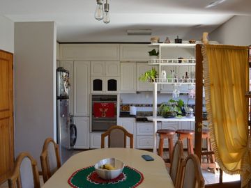 VÓRTICE INMOBILIARIA VENDE CASA EN DORREGO, GUAYMALLÉN, MENDOZA