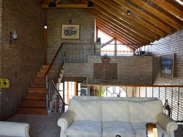VÓRTICE INMOBILIARIA VENDE CASA EN DORREGO, GUAYMALLÉN, MENDOZA