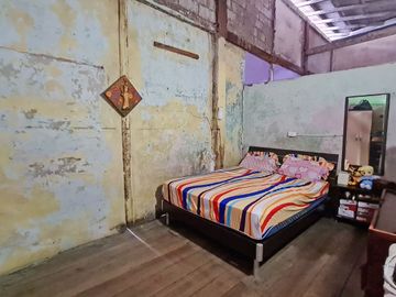 Venta de Solar con Casa Para Invertir y renovar - Calle Esmeraldas, Suroeste de Guayaquil, Sector de Importadoras y Lubricadoras