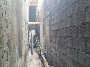 Venta de Solar con Casa Para Invertir y renovar - Calle Esmeraldas, Suroeste de Guayaquil, Sector de Importadoras y Lubricadoras