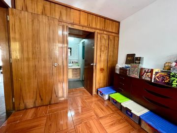 CASA FRENTE AL PARQUE! Para Vivienda, Constructoras e Inversionistas. ‼