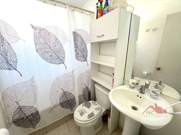 Se vende linda casa en interior de microbarrio Alba 1 lo Campino, 3 dormitorios