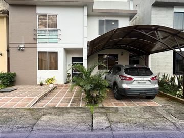 Urb. El Doral