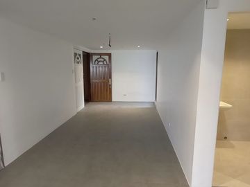 FOR SALE: PENTHOUSE UNIT E2111 AT THE ALEXANDRA CONDOMINIUM