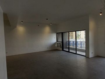 FOR SALE: PENTHOUSE UNIT E2111 AT THE ALEXANDRA CONDOMINIUM