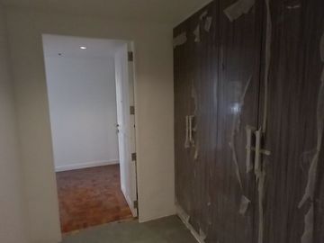 FOR SALE: PENTHOUSE UNIT E2111 AT THE ALEXANDRA CONDOMINIUM
