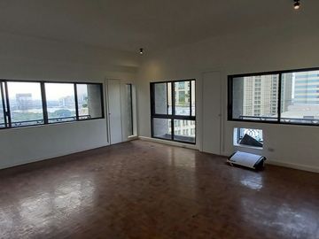 FOR SALE: PENTHOUSE UNIT E2111 AT THE ALEXANDRA CONDOMINIUM
