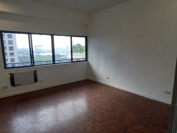 FOR SALE: PENTHOUSE UNIT E2111 AT THE ALEXANDRA CONDOMINIUM
