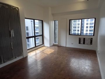 FOR SALE: PENTHOUSE UNIT E2111 AT THE ALEXANDRA CONDOMINIUM