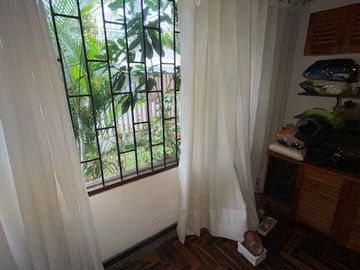 VENDO CASA CONSERVADA EN MAGDALENA CERCA A LA PERA DEL AMOR