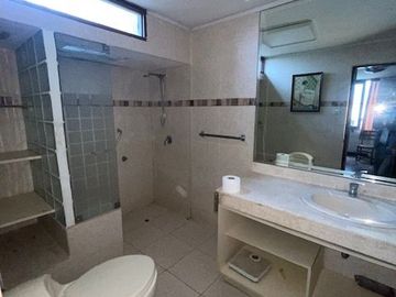 VENDO CASA CONSERVADA EN MAGDALENA CERCA A LA PERA DEL AMOR