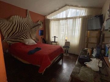 VENDO CASA CONSERVADA EN MAGDALENA CERCA A LA PERA DEL AMOR