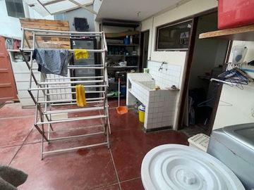 VENDO CASA CONSERVADA EN MAGDALENA CERCA A LA PERA DEL AMOR