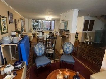 VENDO CASA CONSERVADA EN MAGDALENA CERCA A LA PERA DEL AMOR