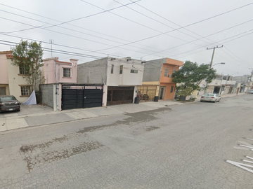 CASA REMATE BANCARIO EN AVE. DE LOS ROBLES, FRACCIONAMIENTO VILLA FLORIDA, REYNOSA