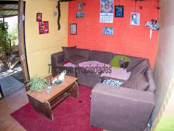 Venta de casa de 3D, 2B, amplio estacionamiento. Terreno de 450 m2. Rivadavia, Valle del Elqui. $65 millones