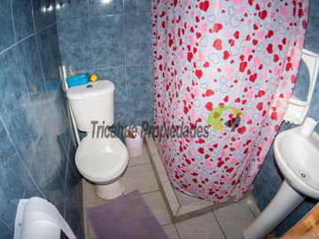 Venta de casa de 3D, 2B, amplio estacionamiento. Terreno de 450 m2. Rivadavia, Valle del Elqui. $65 millones