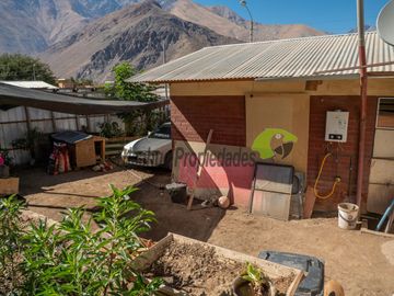 Venta de casa de 3D, 2B, amplio estacionamiento. Terreno de 450 m2. Rivadavia, Valle del Elqui. $65 millones