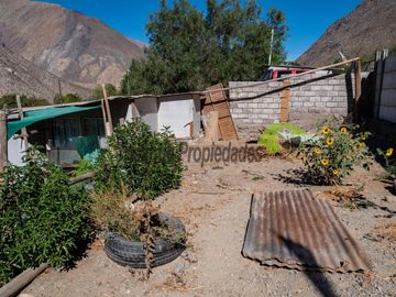 Venta de casa de 3D, 2B, amplio estacionamiento. Terreno de 450 m2. Rivadavia, Valle del Elqui. $65 millones